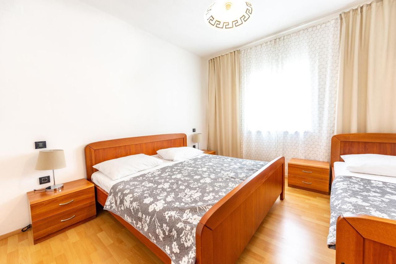 Apartments Lili Pag Town Luaran gambar